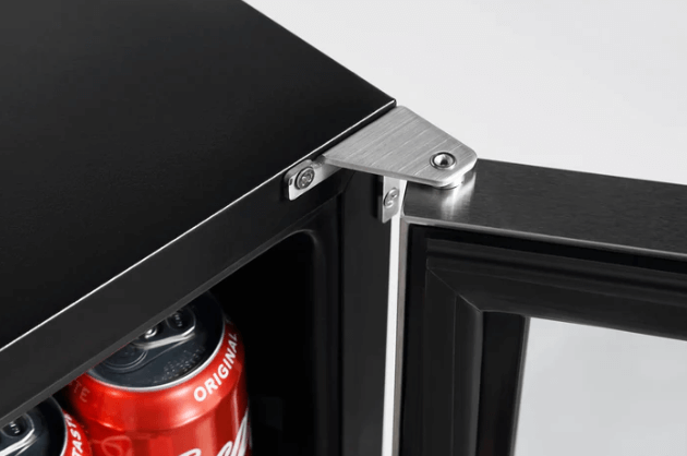 24 Inch Beverage Fridge by Empava EMPV-BR02S with image of door hinge
