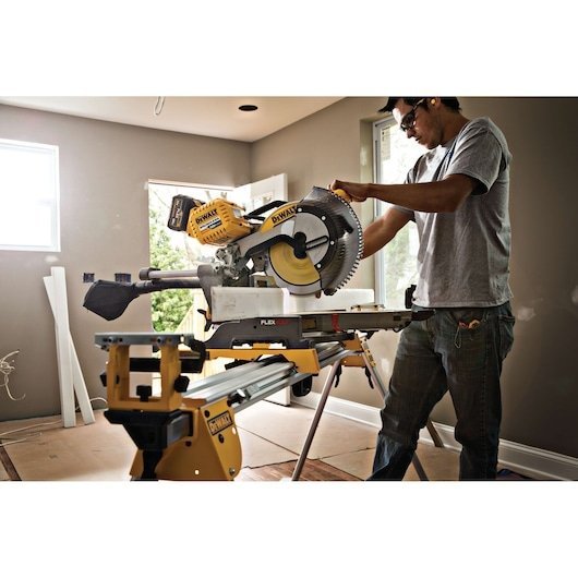 DeWalt FLEXVOLT 12 in 120V MAX Double Bevel Compound Sliding Miter Saw Kit - Ezonesglobal - Buy at Wine Coolers Online
