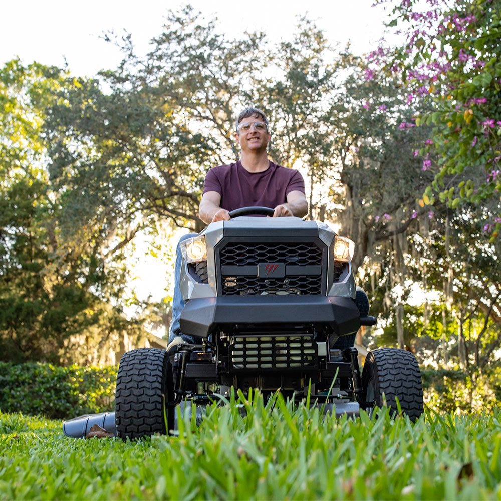 Murray MT100 42 in. 13.5 HP 500cc E1350 Series Briggs and Stratton Engine 6 - Speed Manual Gas Riding Lawn Tractor Mower - Ezonesglobal - Buy at Wine Coolers Online