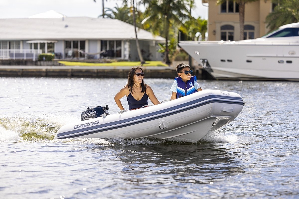 Suzuki 4 HP Outboard Motor DF4AS4 - Ezonesglobal - Buy at Wine Coolers Online