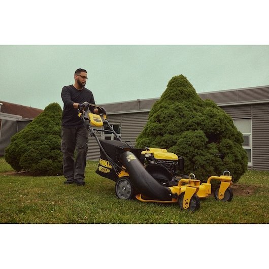DEWALT 28 in. 224cc 3 - in - 1 Self - Propelled Gas Push Lawn Mower - Ezonesglobal - Buy at Wine Coolers Online